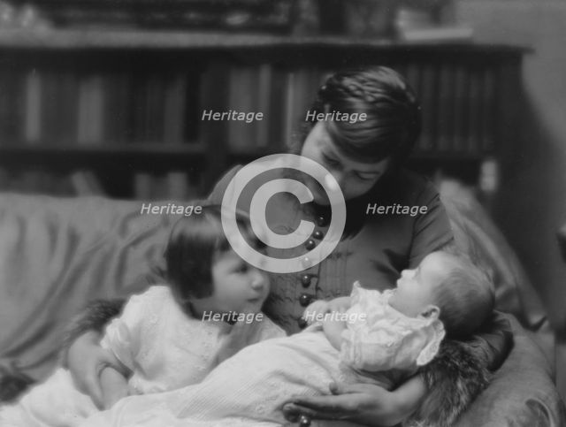 Bates, Blanche, Miss (Mrs. George Creel), and children, portrait photograph, 1916 Jan. 8. Creator: Arnold Genthe.