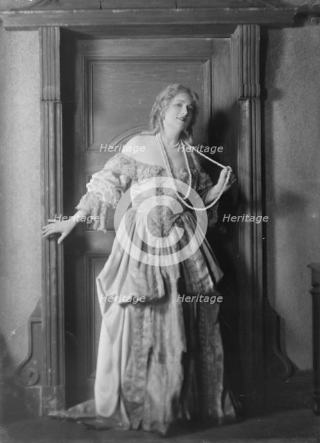 Bates, Blanche, Miss (Mrs. George Creel), portrait photograph, 1919 Mar. 6. Creator: Arnold Genthe.