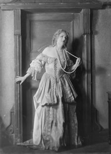 Bates, Blanche, Miss (Mrs. George Creel), portrait photograph, 1919 Mar. 6. Creator: Arnold Genthe