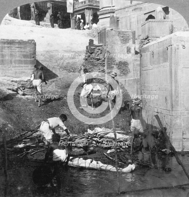 Bathing and burning the Hindu dead, Benares (Varanasi), India 1903.Artist: Underwood & Underwood