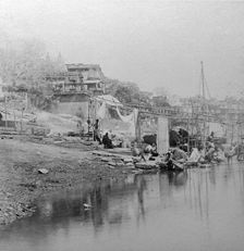 Bathing ghat, Benares, India, late 19th or early 20th century. Artist: BW Kilburn