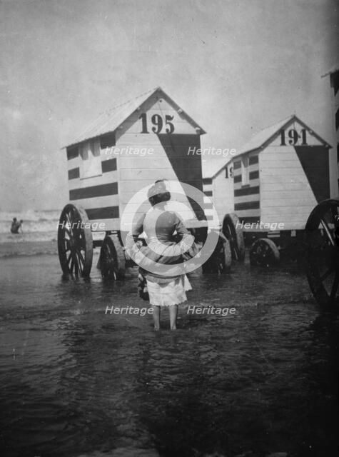 Bathing machines, Ostend, between c1910 and c1915. Creator: Bain News Service.
