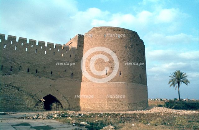 Bab el Wastani, Baghdad, Iraq, 1977. Creator: Vivienne Sharp.