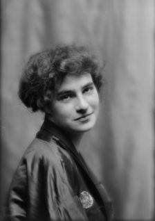Babcock, Jessie C., Miss, portrait photograph, 1912 May 28. Creator: Arnold Genthe