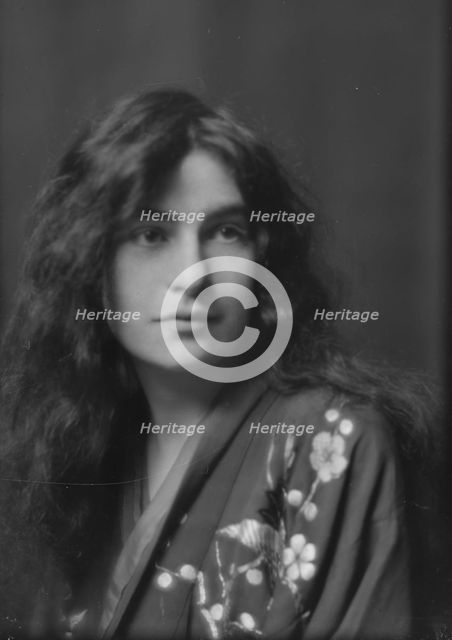 Babcock, Jessie C., Miss, portrait photograph, 1912 May 28. Creator: Arnold Genthe.