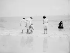 Baby's first lesson, between 1900 and 1905. Creator: Unknown