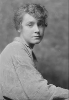 Bain, Marjorie, Miss, portrait photograph, 1914 Nov. 28. Creator: Arnold Genthe