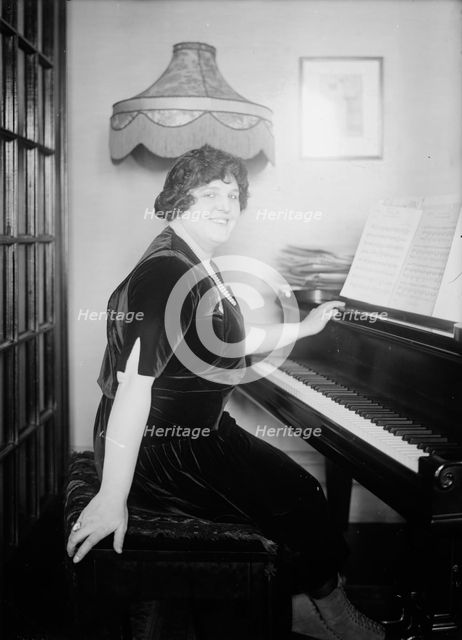 Baker, between c1915 and c1920. Creator: Bain News Service.