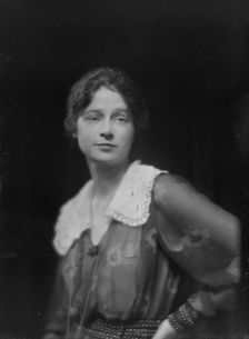 Baldwin, Kathryn, Miss, portrait photograph, between 1914 and 1916. Creator: Arnold Genthe