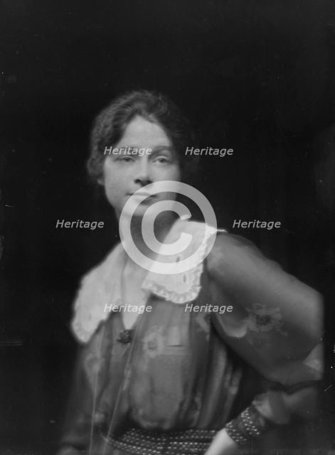 Baldwin, Kathryn, Miss, portrait photograph, between 1914 and 1916. Creator: Arnold Genthe.