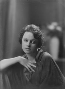 Ballard, G., Miss, portrait photograph, 1917 Sept. 20. Creator: Arnold Genthe