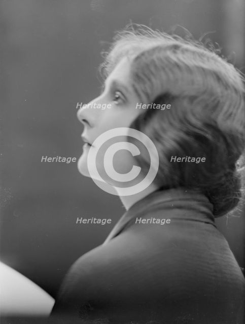 Ballin, Hugo, Mrs., portrait photograph, 1917 or 1918. Creator: Arnold Genthe.