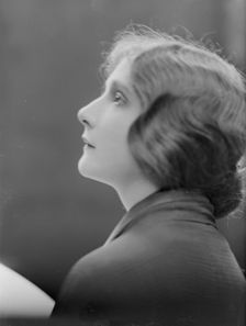 Ballin, Hugo, Mrs., portrait photograph, 1917 or 1918. Creator: Arnold Genthe