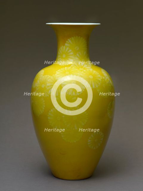 Baluster vase with stylized chrysanthemums, c1895. Artist: Miyagawa Hanzan.