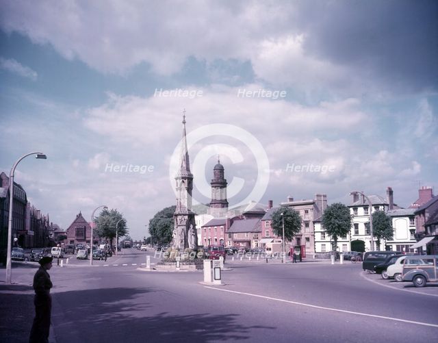 Banbury Cross and church, Banbury, Oxfordshire, c1955. Creator: Arthur Charles Kirby Ware.