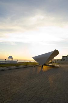 Bandstand and seafront shelter in front of the De La Warr Pavilion, Bexhill-on-Sea, Sussex, 2006. Artist: Derek Kendall