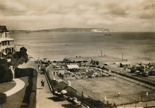 Bandstand & Tennnis Courts, Shanklin, I.W. c1920. Creator: Unknown