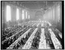Banquet in Alumni Hall i.e., University Commons, Yale College, between 1900 and 1906. Creator: Unknown