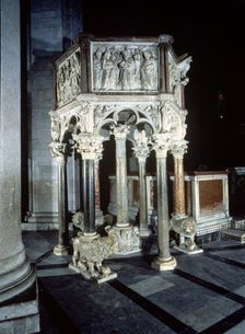 Baptistery of Pisa, detail of the pulpit (1259), designed by Nicola Pisano (c. 1220 - 1278)