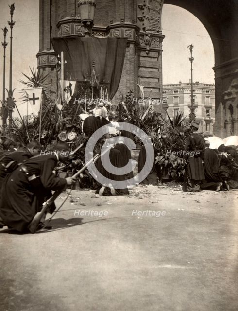 Barcelona, campaign mass during the swear allegiance to the flag ceremony of 1902 in the Victor P…
