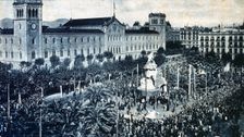 Barcelona, inauguration of the monument dedicated to Dr. Bartolomé Robert in the University Place, 1 Creator: Llimona, Josep (1863-1934)