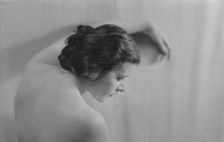 Bara, Theda, Miss, portrait photograph, 1916 Nov. 11. Creator: Arnold Genthe