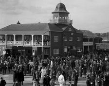BARC race meeting, Brooklands, 1930. Artist: Bill Brunell