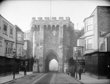 Bargate, Southampton, Hampshire, c1880-c1900. Artist: Henry Taunt