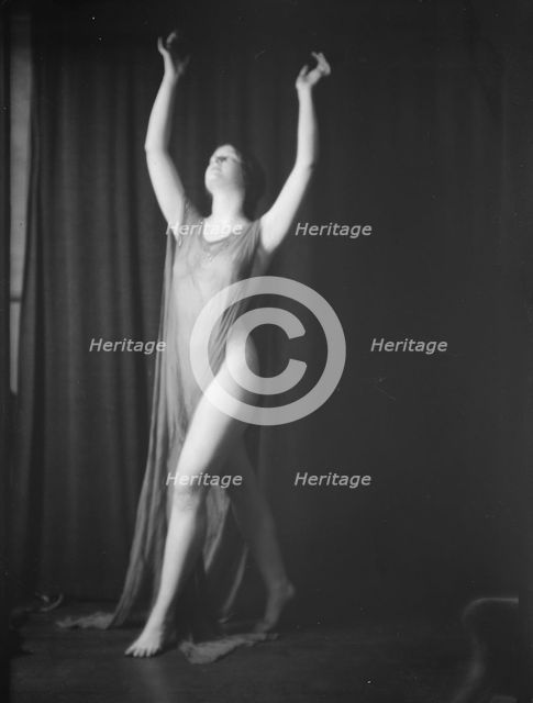 Barkette, Lina, Mrs., 1923 Jan. 18. Creator: Arnold Genthe.