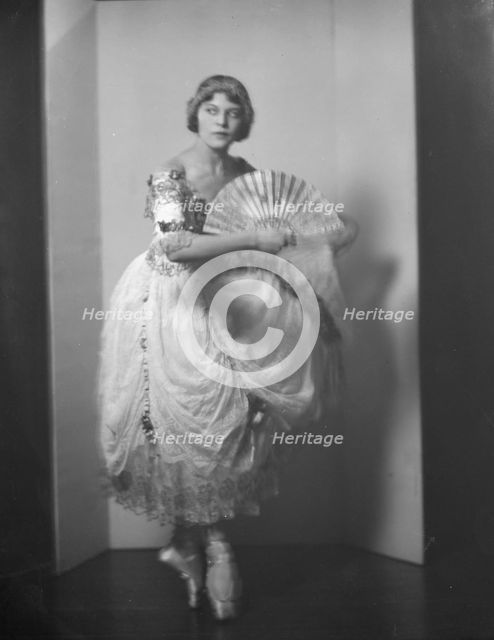 Barkette, Lina, Mrs., 1923 Jan. 18. Creator: Arnold Genthe.