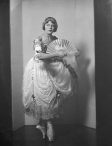 Barkette, Lina, Mrs., 1923 Jan. 18. Creator: Arnold Genthe