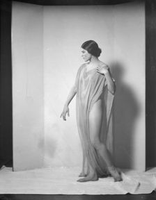 Barkette, Lina, Mrs., 1923 Jan. 18. Creator: Arnold Genthe