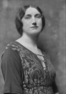 Barker, Granville, Mrs. (Lillah MacCarthy), portrait photograph, 1915 Feb. 26. Creator: Arnold Genthe