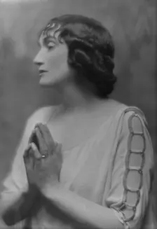 Barker, Granville, Mrs. (Lillah MacCarthy), portrait photograph, 1915 Feb. 26. Creator: Arnold Genthe