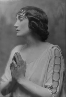 Barker, Granville, Mrs. (Lillah MacCarthy), portrait photograph, 1915 Feb. 26. Creator: Arnold Genthe