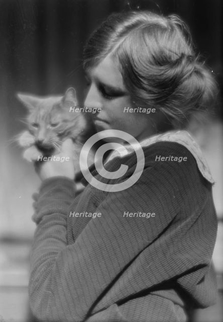 Barhyte, Marion, Miss, with Buzzer the cat, portrait photograph, 1914 Feb. 25. Creator: Arnold Genthe.