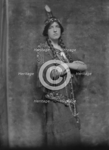 Barhyte, Marion, Miss, portrait photograph, 1914 Feb. 25. Creator: Arnold Genthe.