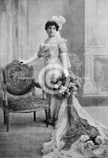 Baroness Orczy, British novelist, playwright and artist of Hungarian origin, 1913.Artist: Bassano Studio