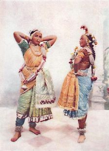 Baroda nautch girls, 1902. Artist: Vernon & Co