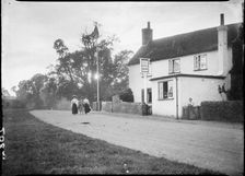 Barley Mow, Tilford Street, Tilford Green, Tilford, Waverley, Surrey, 1909. Creator: Katherine Jean Macfee