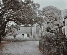 Barn and farmhouse at Homestall Farm, Peckham Rye, London, 1908