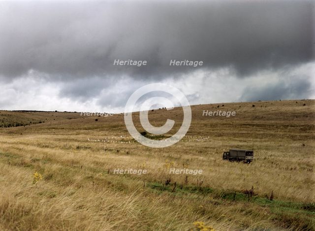 Barrow on Salisbury Plain, Wiltshire, 1999. Artist: IJ Leonard