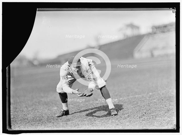 Baseball Players, between 1913 and 1917. Creator: Harris & Ewing.
