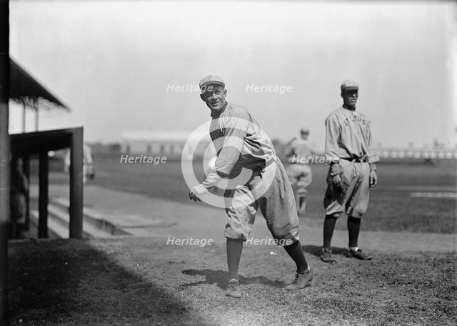 Baseball, Professional - St. Louis Players, 1913. Creator: Harris & Ewing.