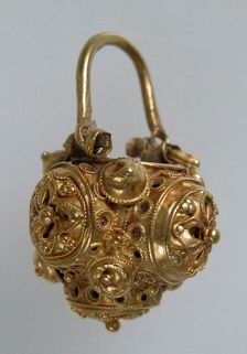 Basket Earring, Byzantine, 10th-11th century. Creator: Unknown