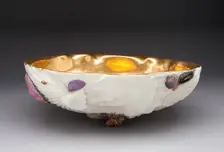 Basin, Capodimonte, c. 1745. Creators: Capodimonte Porcelain Manufactory, Giuseppe Gricci