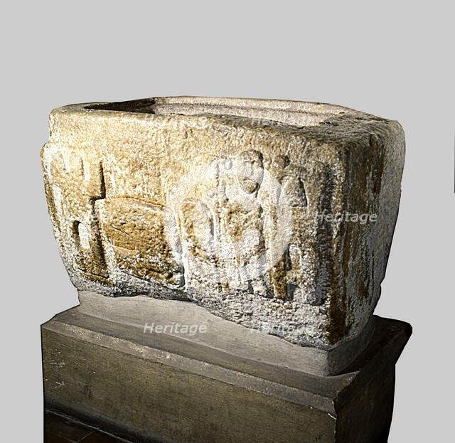 Basin for oil in marble, with the decoration of an abbot, from Escaló, Pallars Sobirà.