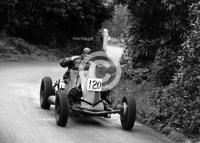 Basil Davenport driving a GN Spider Special at the Wiscombe Park Hill, Climb, Devon. Creator: Unknown.