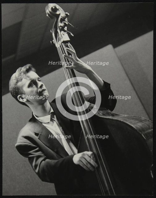 Bassist Arnie Somogyi playing at The Fairway, Welwyn Garden City, Hertfordshire, 28 April 1991. Artist: Denis Williams