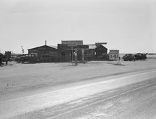 Between Tulare and Fresno, California, 1939. Creator: Dorothea Lange